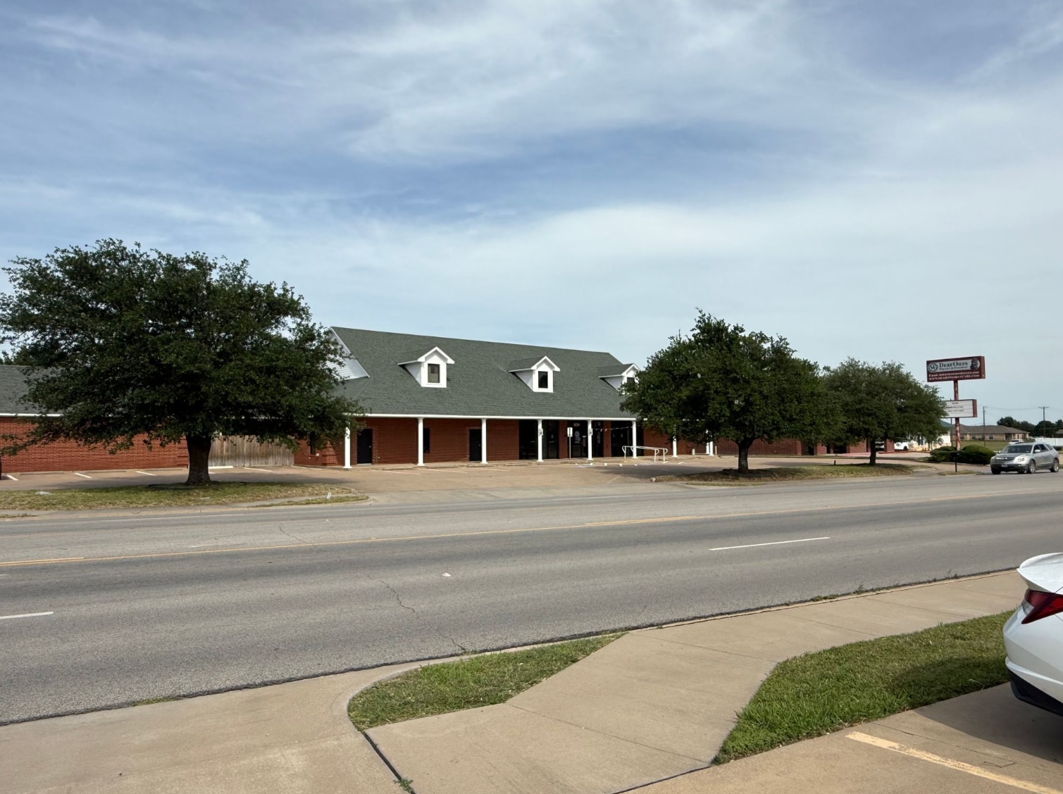 604 N Nolan River Rd, Cleburne, TX à vendre Photo principale– Image 1 sur 7