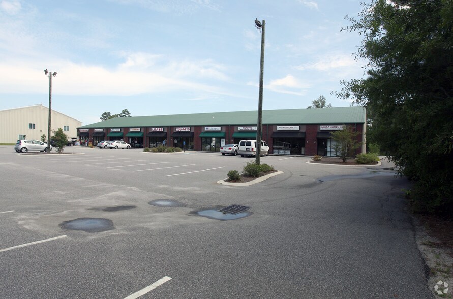 2523 Forestbrook Rd, Myrtle Beach, SC à louer - Photo de l’immeuble – Image 3 sur 4