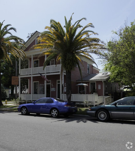 218 Ash St, Fernandina Beach, FL à louer - Photo principale – Image 1 sur 108