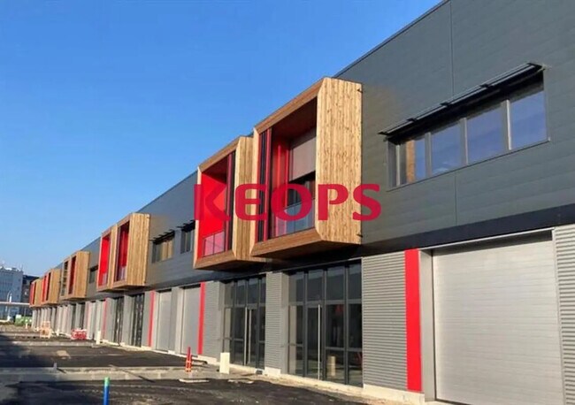 Plus de détails pour Local d'activités à louer