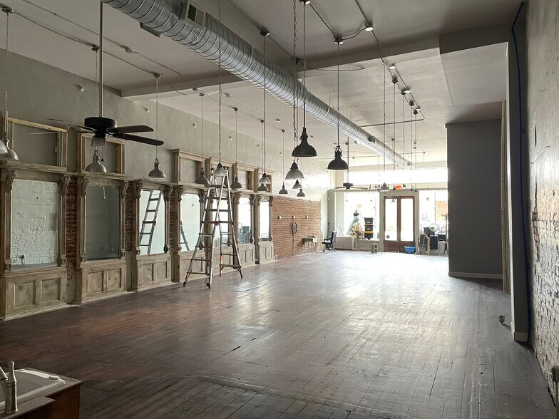 105 W Main St, Elkin, NC à louer - Photo de l’immeuble – Image 3 sur 9