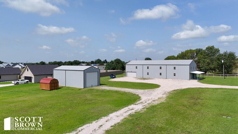 1404 McConnell Rd, Gunter, TX à vendre - Photo de l’immeuble – Image 2 sur 26