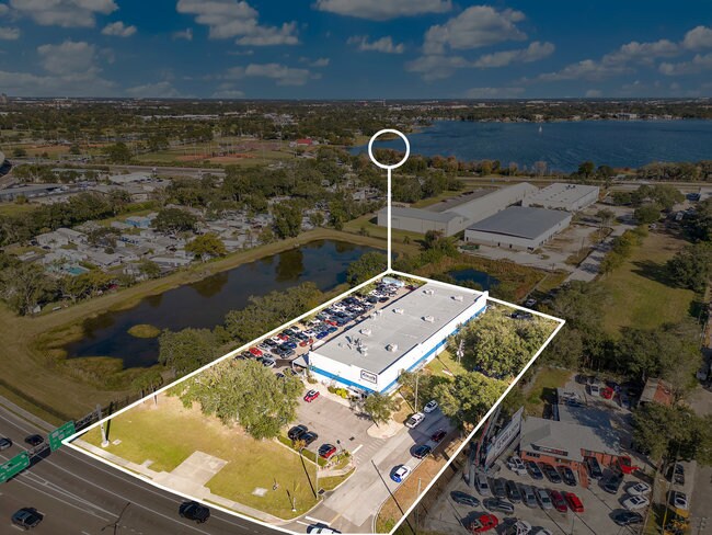 4429 N John Young Pkwy, Orlando, FL à louer - Photo de l’immeuble – Image 2 sur 18