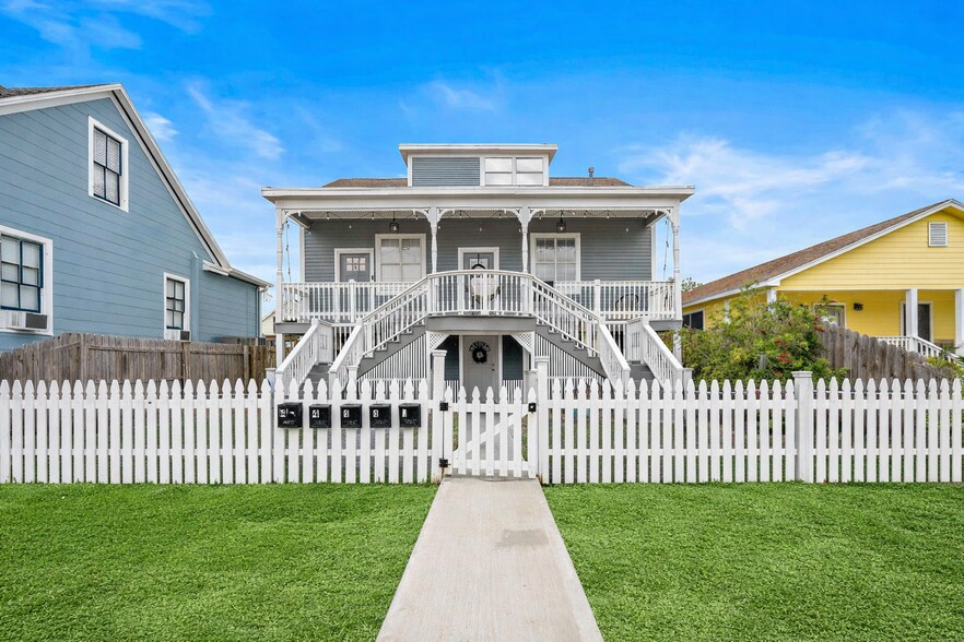 1322 Avenue L, Galveston, TX à vendre - Photo principale – Image 1 sur 21