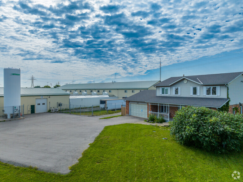 378 South Service Rd, Grimsby, ON à vendre - Photo principale – Image 1 sur 7
