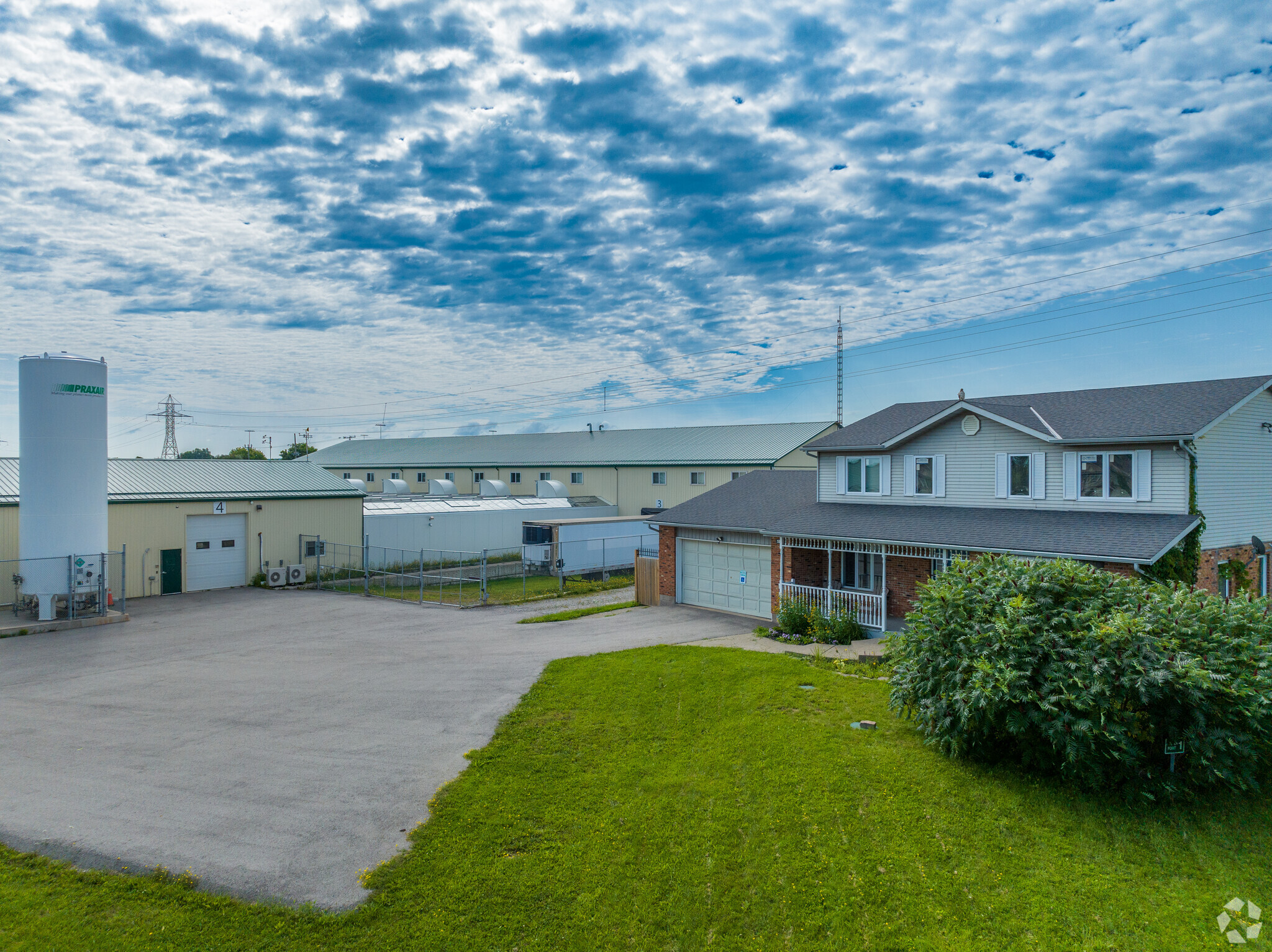 378 South Service Rd, Grimsby, ON à vendre Photo principale– Image 1 sur 8