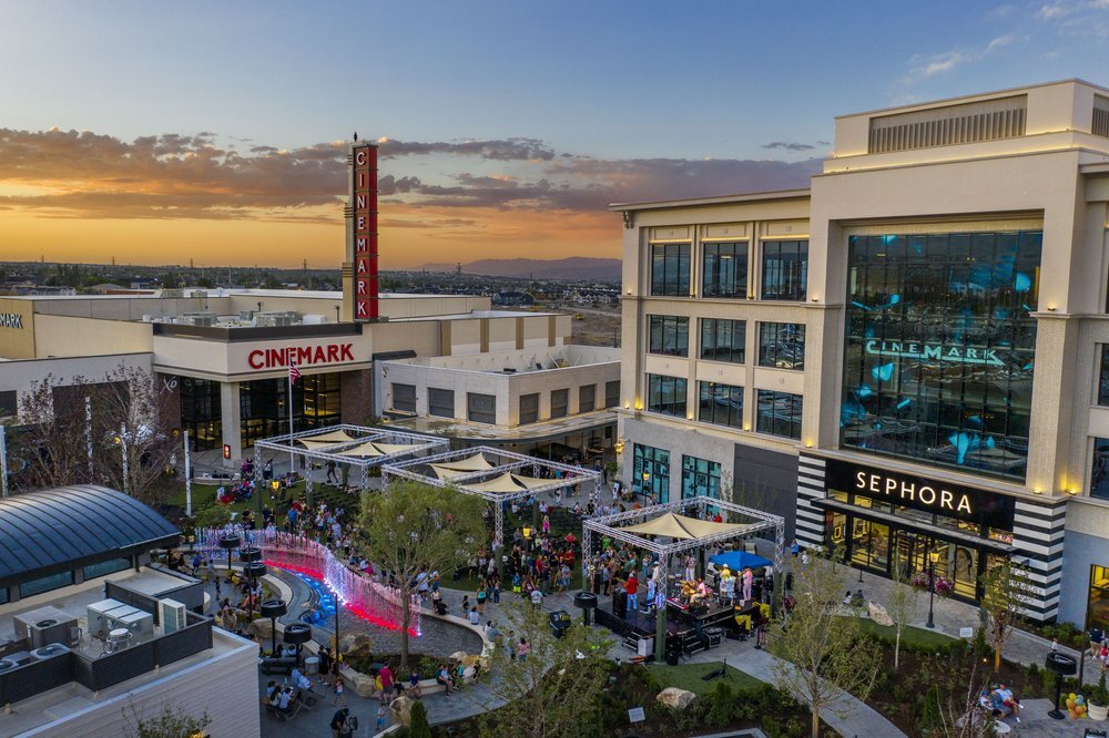 13400 S & Mountain View Corridor, Riverton, UT à louer Photo principale– Image 1 sur 10