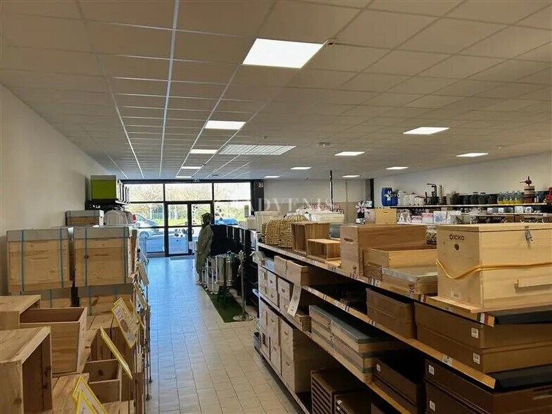Local commercial dans Joué-lès-Tours à louer - Photo de l’immeuble – Image 1 sur 8