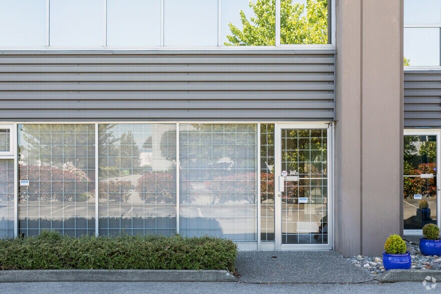 7228 Progress Way, Delta, BC à vendre - Photo de l’immeuble – Image 3 sur 8