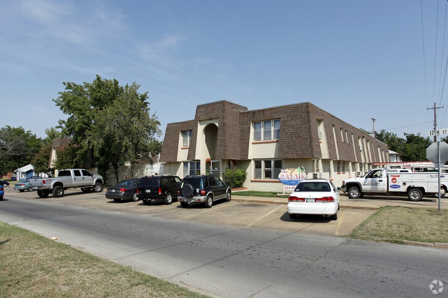 1627 S 17th St, Chickasha, OK à vendre - Photo principale – Image 1 sur 47