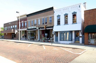 Plus de détails pour 132-134 Cass St, Woodstock, IL - Local commercial à louer