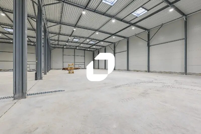 Local d’activités dans Saint-Pathus à louer - Photo de l’immeuble – Image 2 sur 11