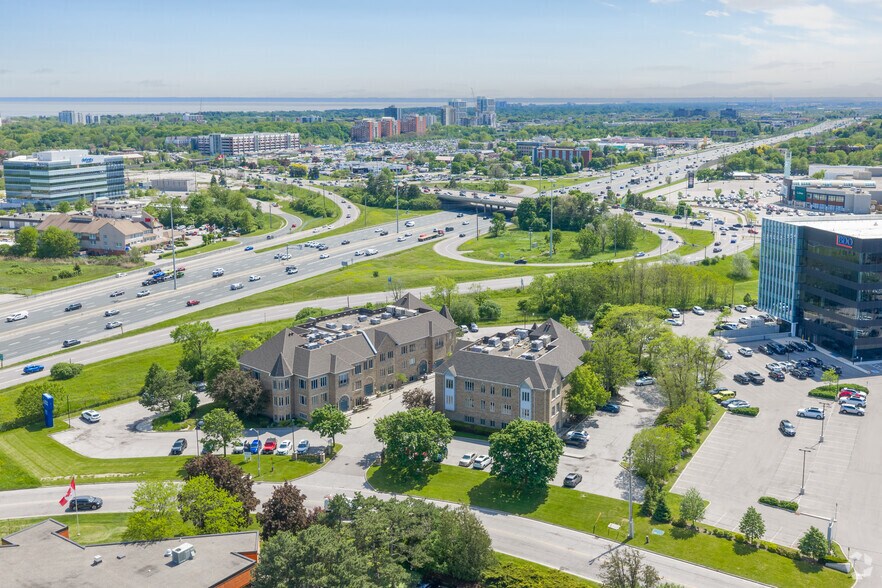 406-410 N Service Rd E, Oakville, ON à vendre - Aérien – Image 3 sur 3