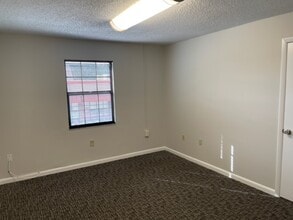 5620 E Fowler Ave, Temple Terrace, FL à louer Photo intérieure– Image 2 sur 7