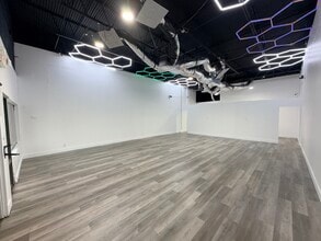 3501-3531 NW 19th St, Fort Lauderdale, FL à louer Photo intérieure– Image 2 sur 6