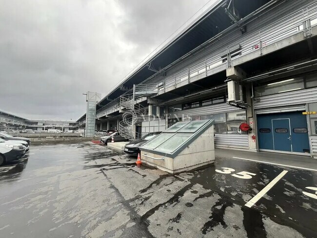 Plus de détails pour Local d'activités à louer