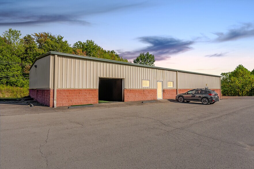 951 Point Marion Rd, Morgantown, WV à vendre - Photo de l’immeuble – Image 3 sur 56