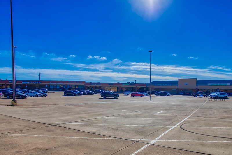 2436 S Interstate 35 E, Denton, TX à louer - Photo de l’immeuble – Image 2 sur 7