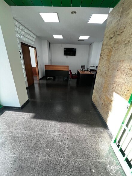 Local commercial dans Córdoba à louer - Photo de l’immeuble – Image 3 sur 9