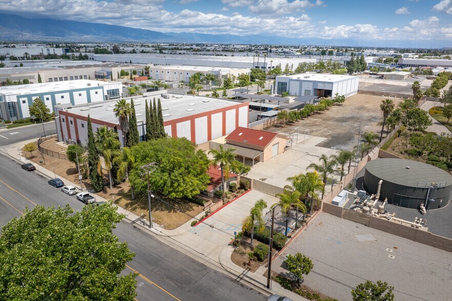 2023 S Bon View Ave, Ontario, CA à vendre - Photo de l’immeuble – Image 3 sur 13