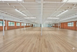 2440 S Sepulveda Blvd, Los Angeles, CA à louer Photo intérieure– Image 2 sur 6