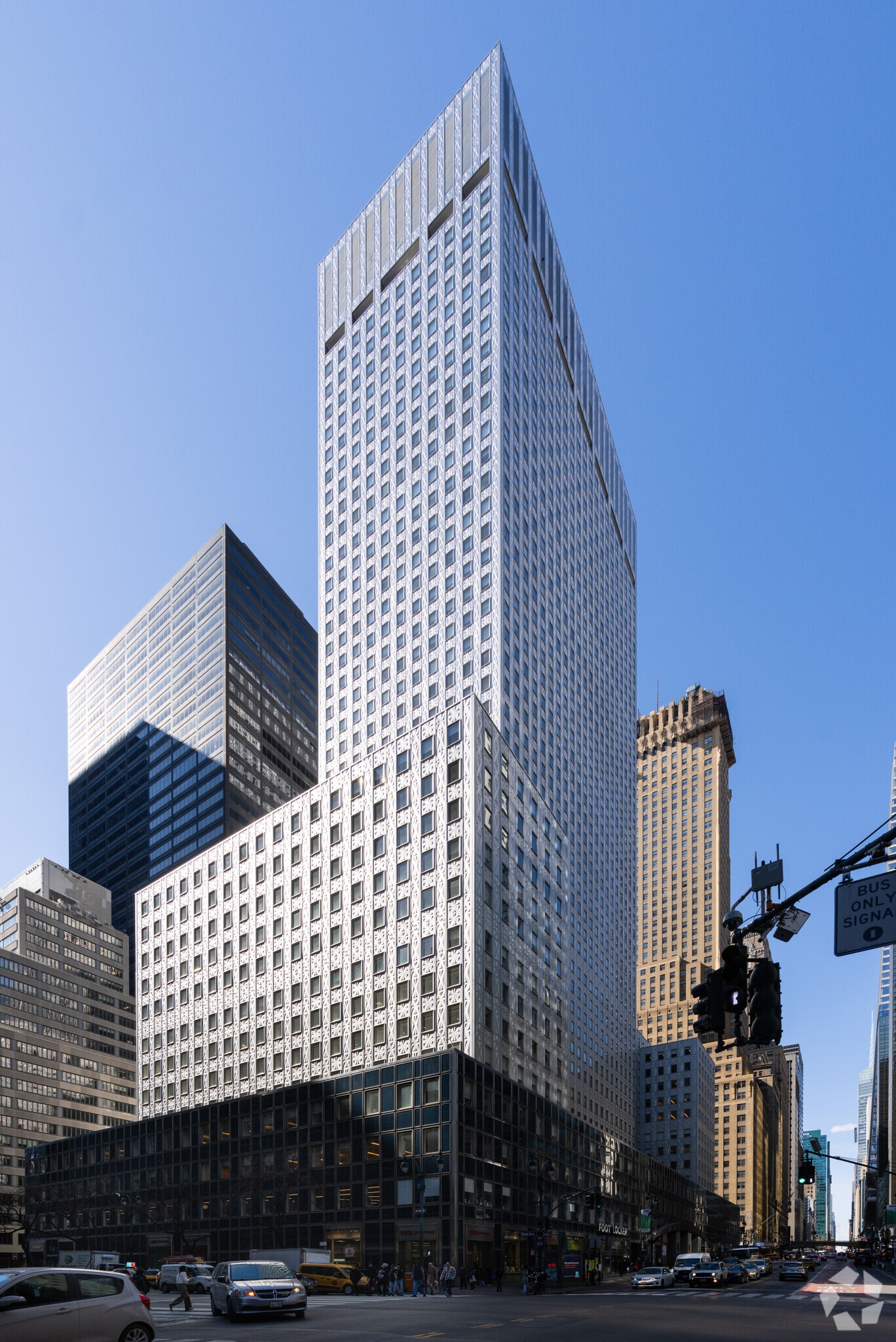 150 E 42nd St, New York, NY à louer Photo principale– Image 1 sur 24