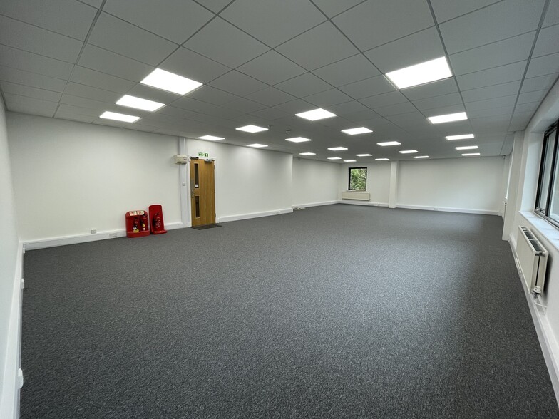 15-16 Thorney Leys Park, Witney à louer - Photo de l’immeuble – Image 3 sur 5