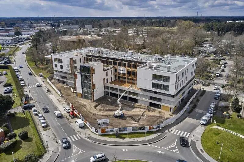 Bureau dans Pessac à louer - Photo de l’immeuble – Image 1 sur 17