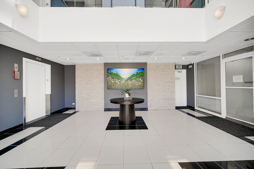 1S443 Summit Ave, Oakbrook Terrace, IL à louer - Photo de l’immeuble – Image 3 sur 8