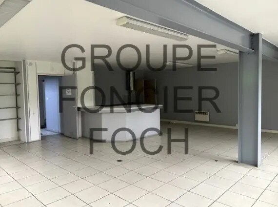 Local d’activités dans Genas à louer - Photo de l’immeuble – Image 3 sur 9