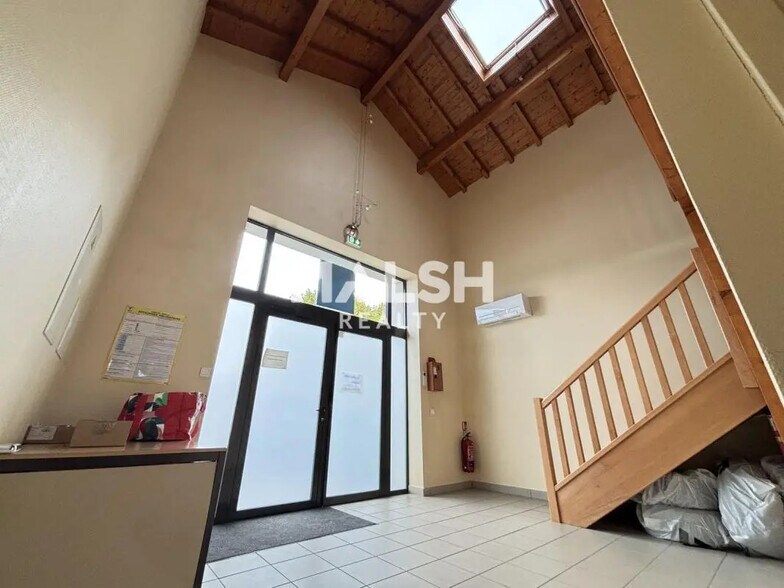 Bureau dans Rillieux-la-Pape à louer - Photo de l’immeuble – Image 2 sur 9