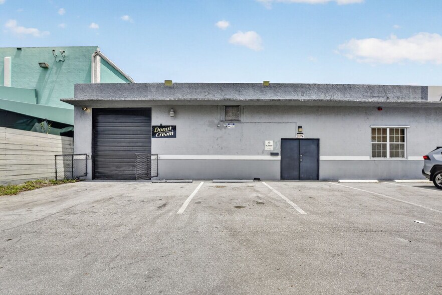 2027 Sherman St, Hollywood, FL à louer - Photo de l’immeuble – Image 3 sur 24