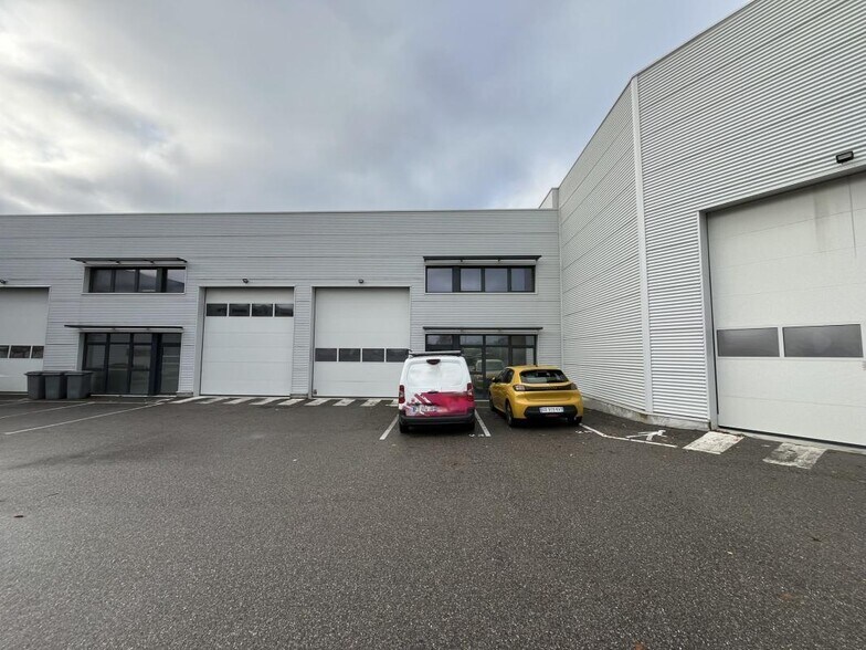 44 Rue De L'Avenir, Genas à louer - Photo de l’immeuble – Image 3 sur 14