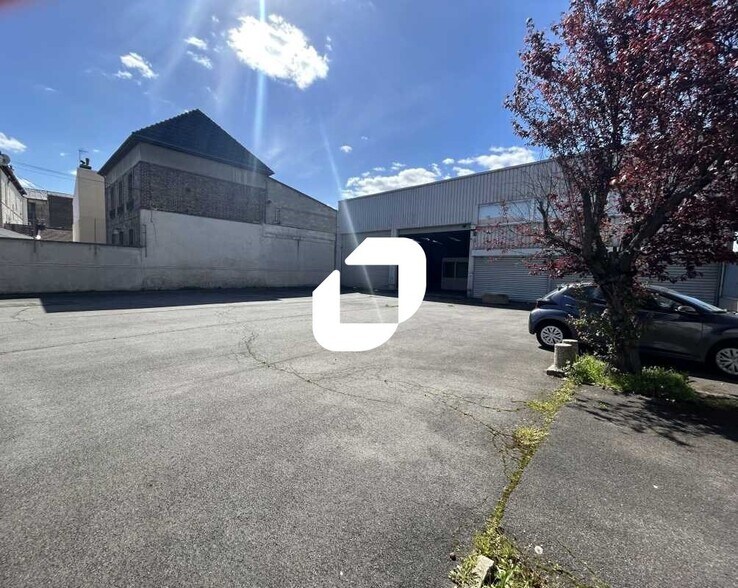 Bureau dans Aubervilliers à louer - Photo de l’immeuble – Image 2 sur 11