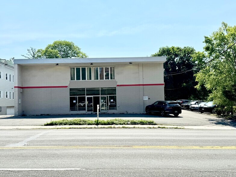 1395 Boston Post Rd, Larchmont, NY à vendre - Photo de l’immeuble – Image 2 sur 9