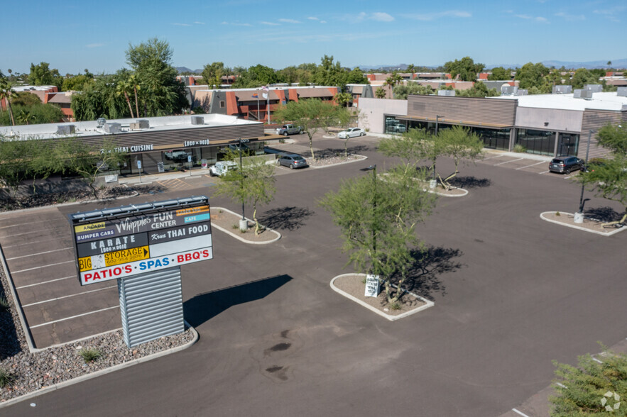 1510 E Bell Rd, Phoenix, AZ à louer - Photo de l’immeuble – Image 3 sur 10