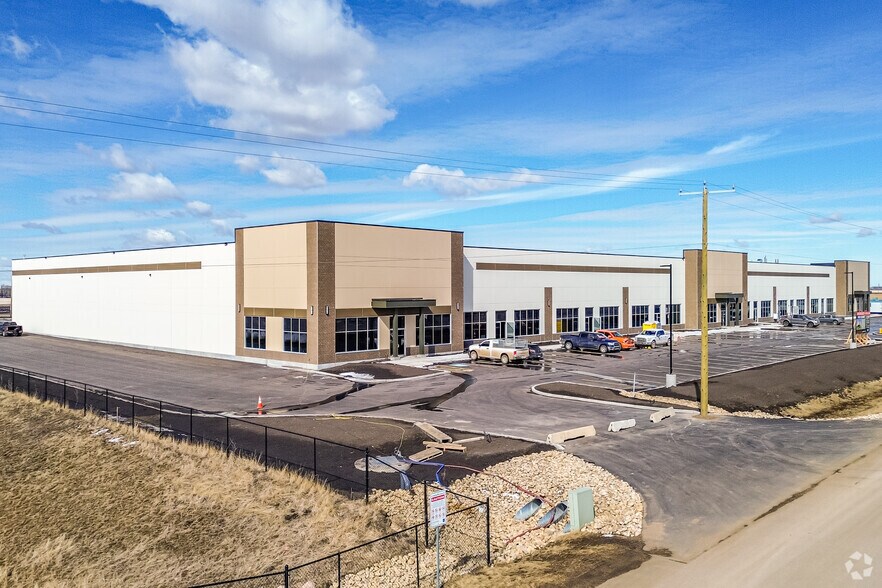9106 135 St SW, Edmonton, AB à louer - Photo principale – Image 1 sur 3