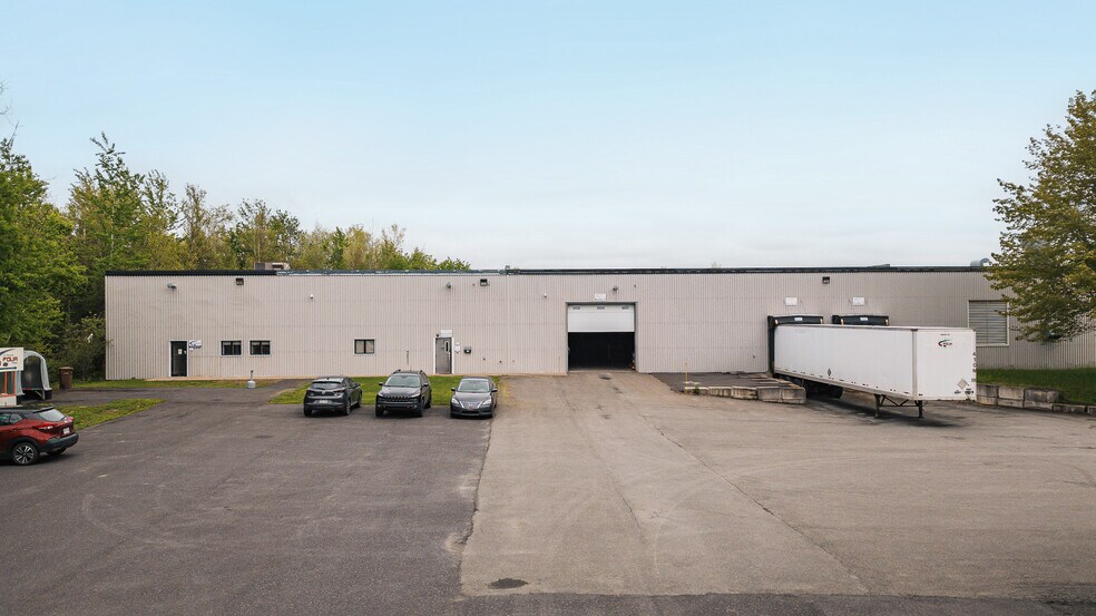 780 Rue Georges-Cros, Granby, QC à louer - Photo de l’immeuble – Image 3 sur 8
