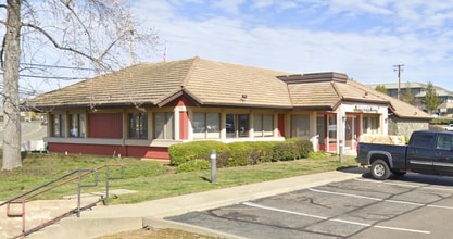 13348-13354 Lincoln Way, Auburn, CA à louer Photo de l’immeuble– Image 1 sur 3