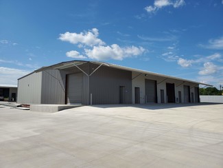 Plus de détails pour 124 Blue Ridge Dr, Kerrville, TX - Industriel/Logistique à louer