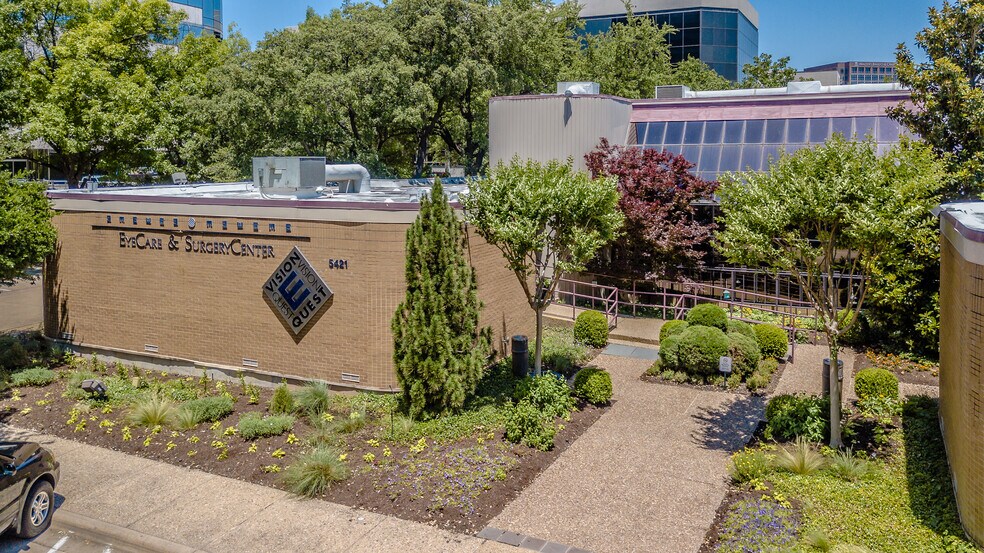 5421 La Sierra Dr, Dallas, TX à louer - Photo de l’immeuble – Image 3 sur 3