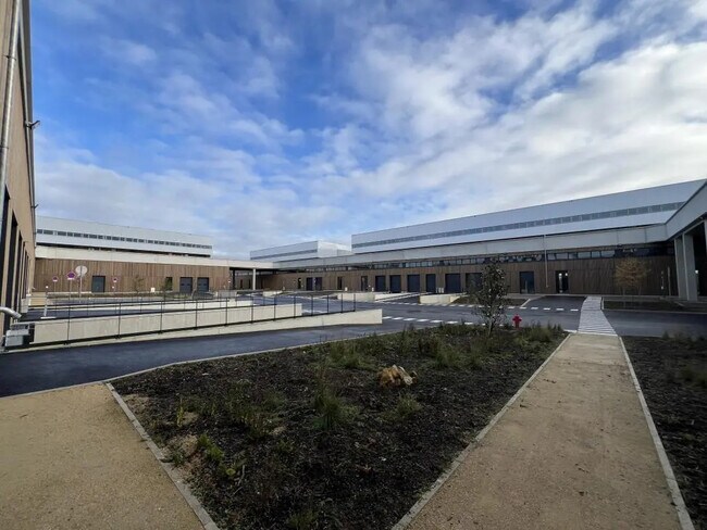 Plus de détails pour Bureau, Local commercial à louer