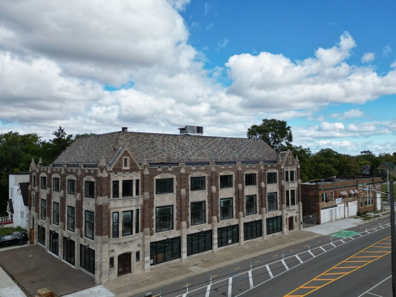 10103 Kercheval St, Detroit, MI à louer - Photo de l’immeuble – Image 3 sur 4
