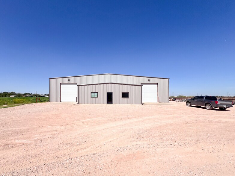 1914 S County Road 1083, Midland, TX à louer - Photo de l’immeuble – Image 1 sur 29