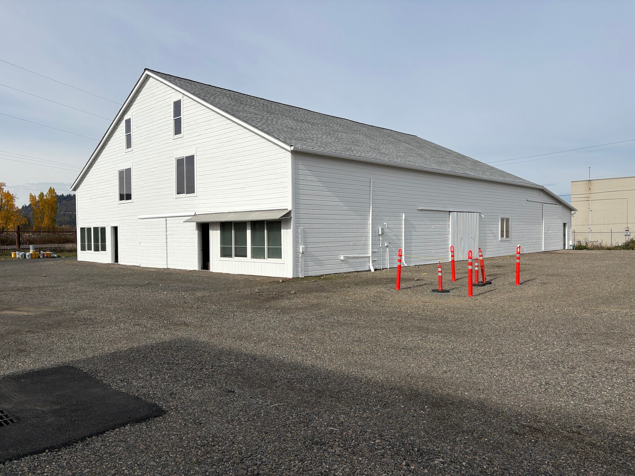 85483-85485 Hwy 99, Eugene, OR à louer Photo principale– Image 1 sur 10