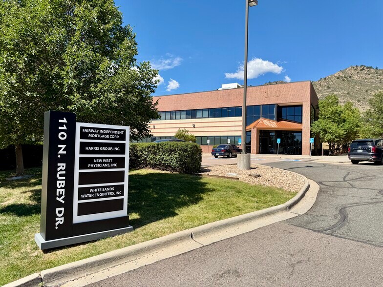 110 N Rubey Dr, Golden, CO à louer - Photo de l’immeuble – Image 2 sur 7