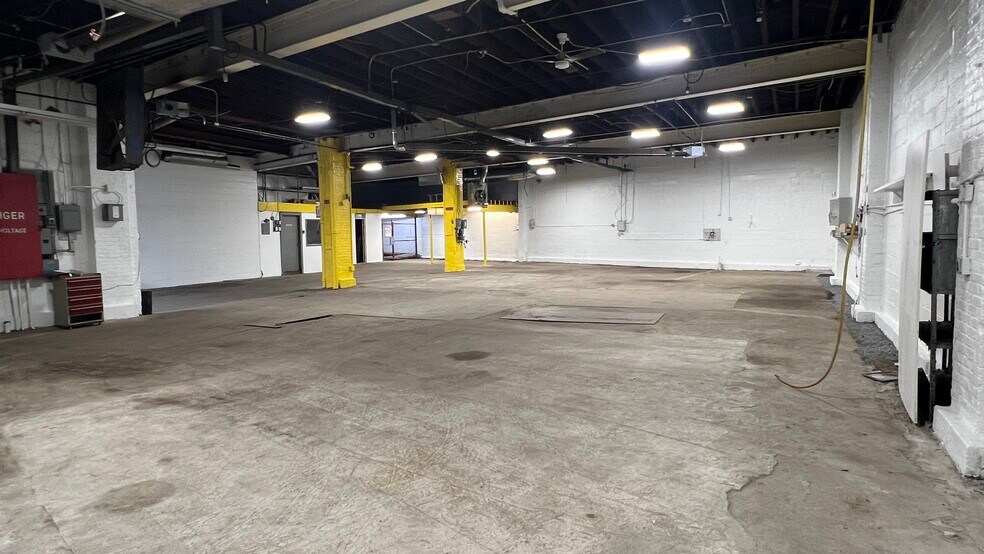 396 Morris Park Ave, Bronx, NY à louer - Photo de l’immeuble – Image 3 sur 11