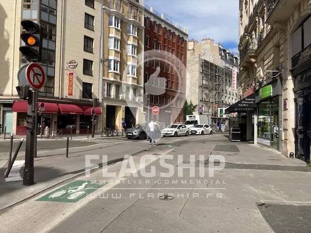Local commercial dans Paris à louer - Photo de l’immeuble – Image 3 sur 3