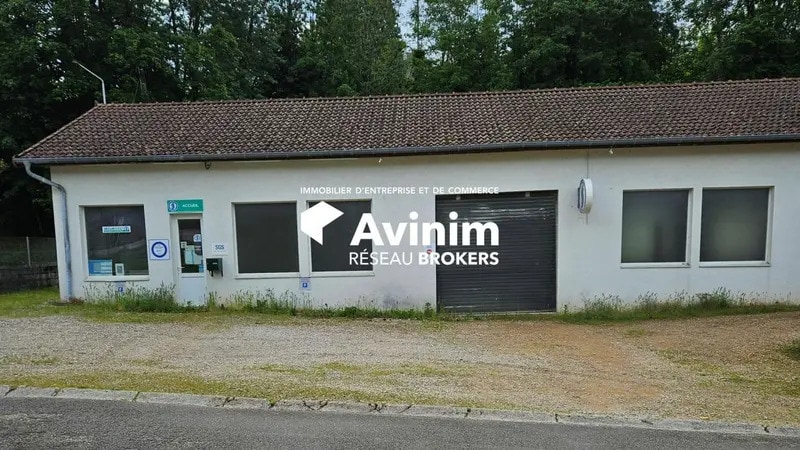 Local commercial dans Saint-Amour à vendre - Photo de l’immeuble – Image 1 sur 6