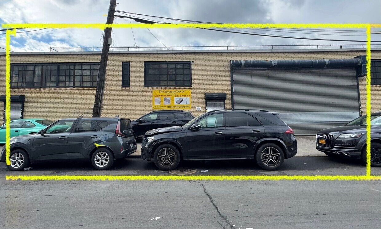 59-48 55th St, Maspeth, NY à louer Photo de l’immeuble– Image 1 sur 11